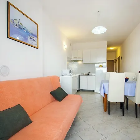 Iris Διαμέρισμα