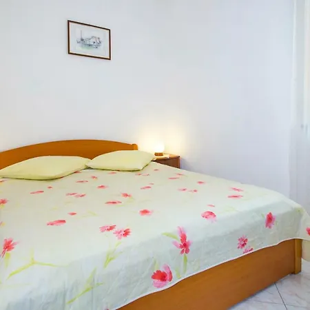 Διαμέρισμα Iris Rabac