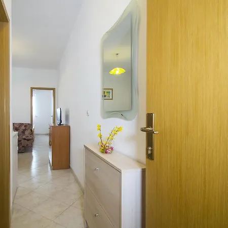 Iris Apartment