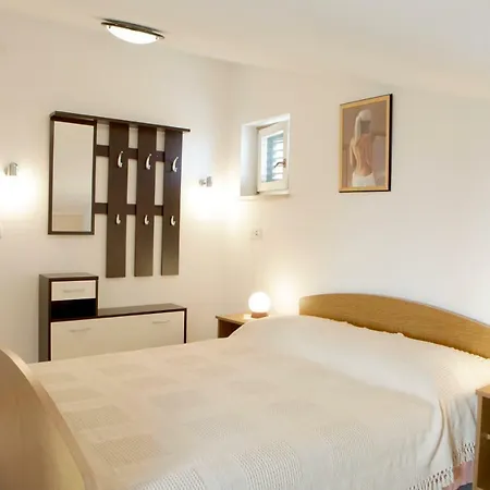 Apartment Iris Rabac